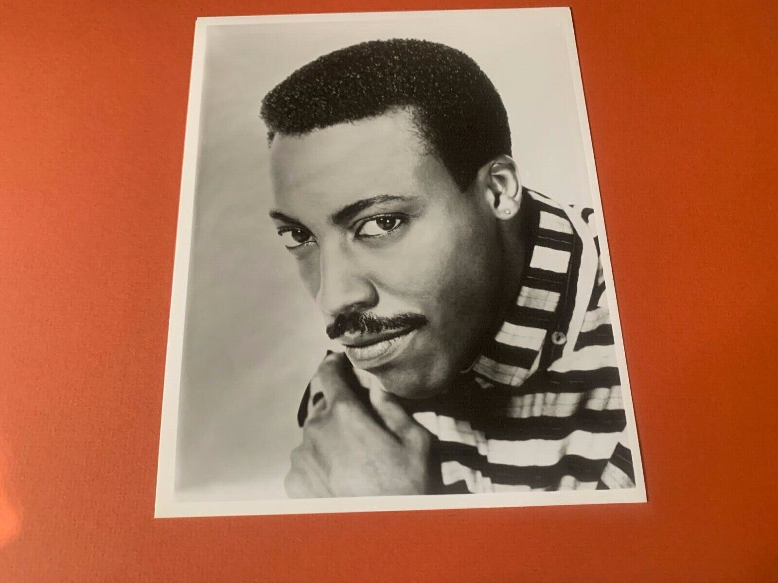 Arsenio Hall Comedian Unsigned Vintage Publicity Photo Size 8x10 B&W Photo