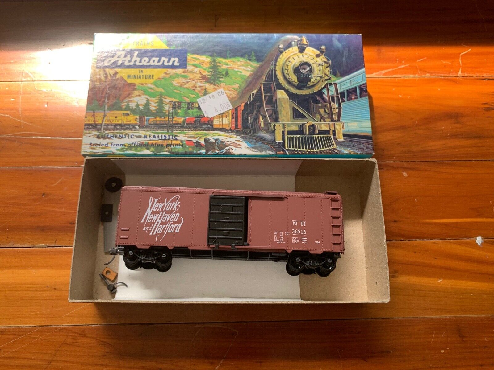 Athearn Trains Authentic Miniature New York NH Freight  new built in box