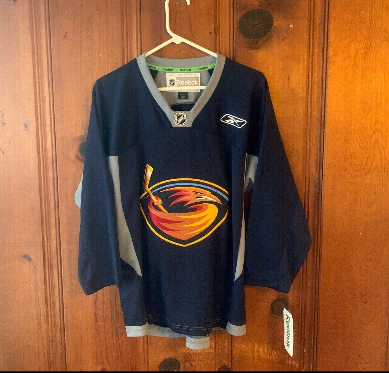 Atlanta Thashers authentic KIDS or Womens SIZE XL Jersey New with tags BLUE