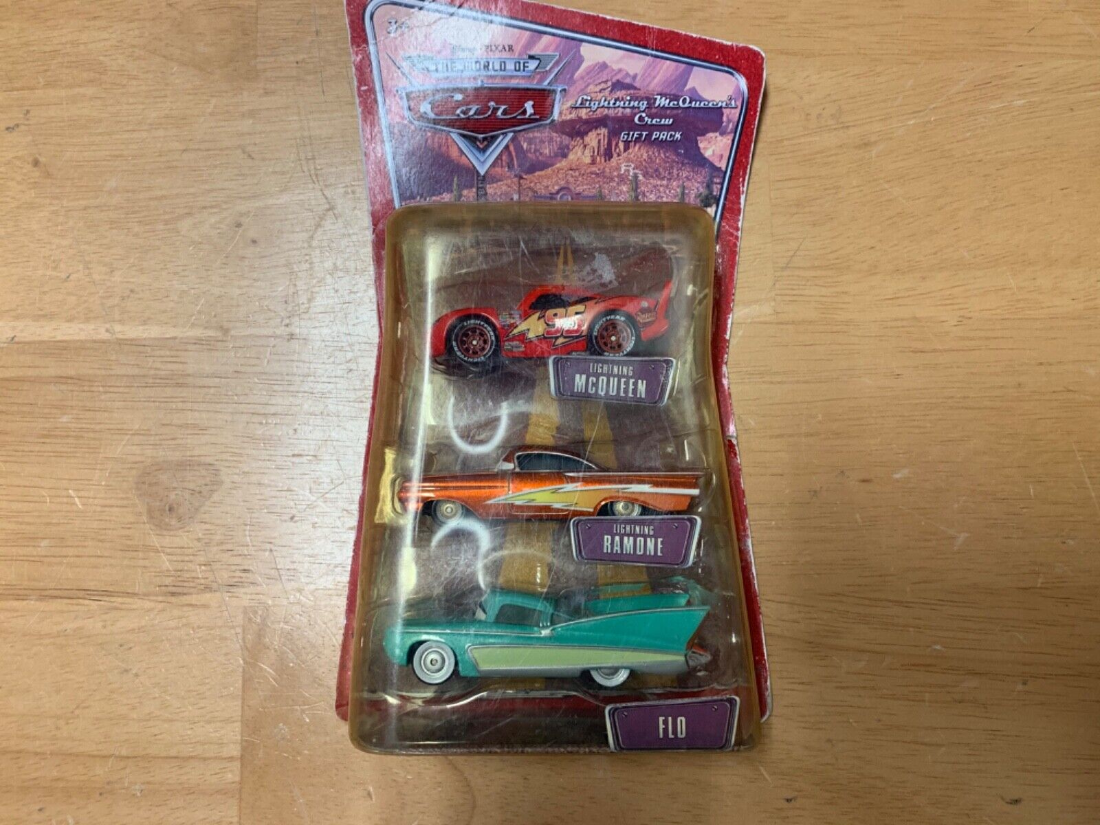Disney Pixar Cars World of Cars Lightning McQueen’s Crew Gift Pack