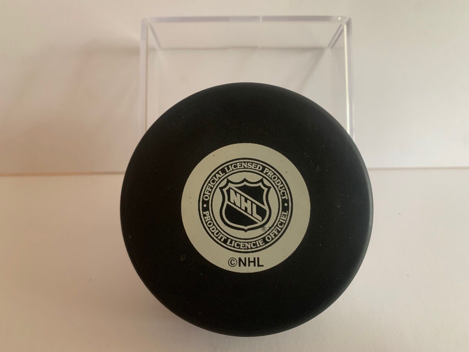 Eric Cairns Autographed Official NHL Hockey Puck New York Islanders Logo