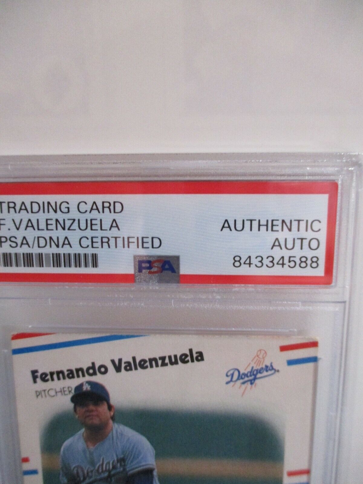 Fernando Valenzuela Autographed 1988 Fleer card PSA SLAB 84334588