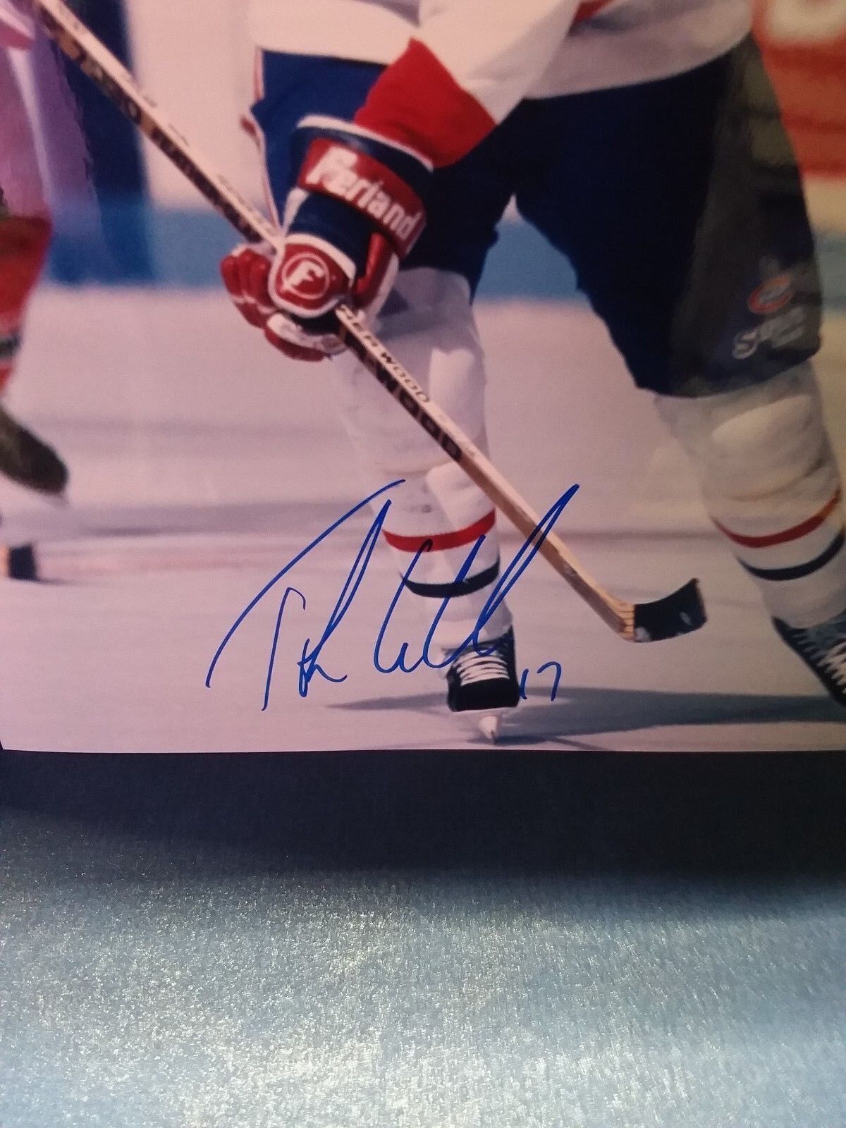 John LeClair Montreal Canadiens Autographed 8x10 Photo