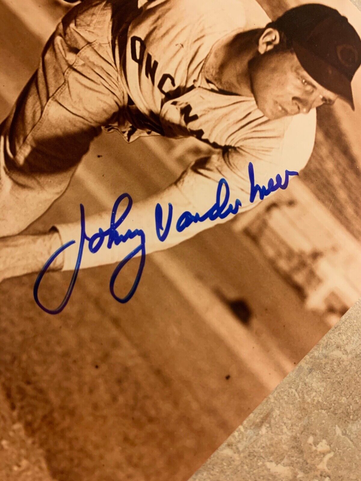 Johnny Vander Meer Cincinnati Reds Autographed 8x10 Photo JSA SOA Q59178 MLB