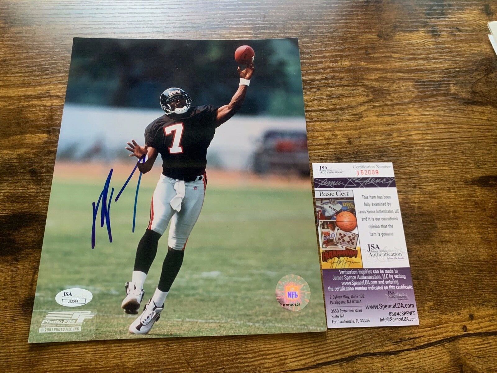 Michael Vick Atlanta Falcons Autographed 8x10 2001 Rookie Photo JSA COA J52089