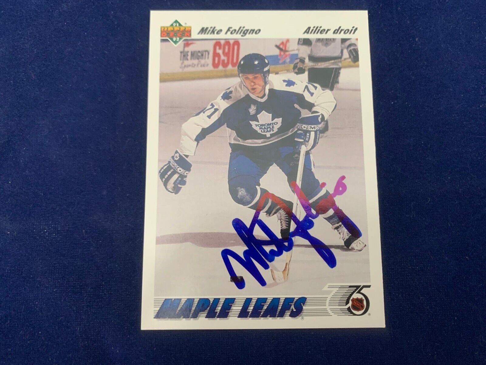 Mike Foligno Toronto Leafs Hand Signed 1991 Upper Deck Hockey Card 212 NM CardB