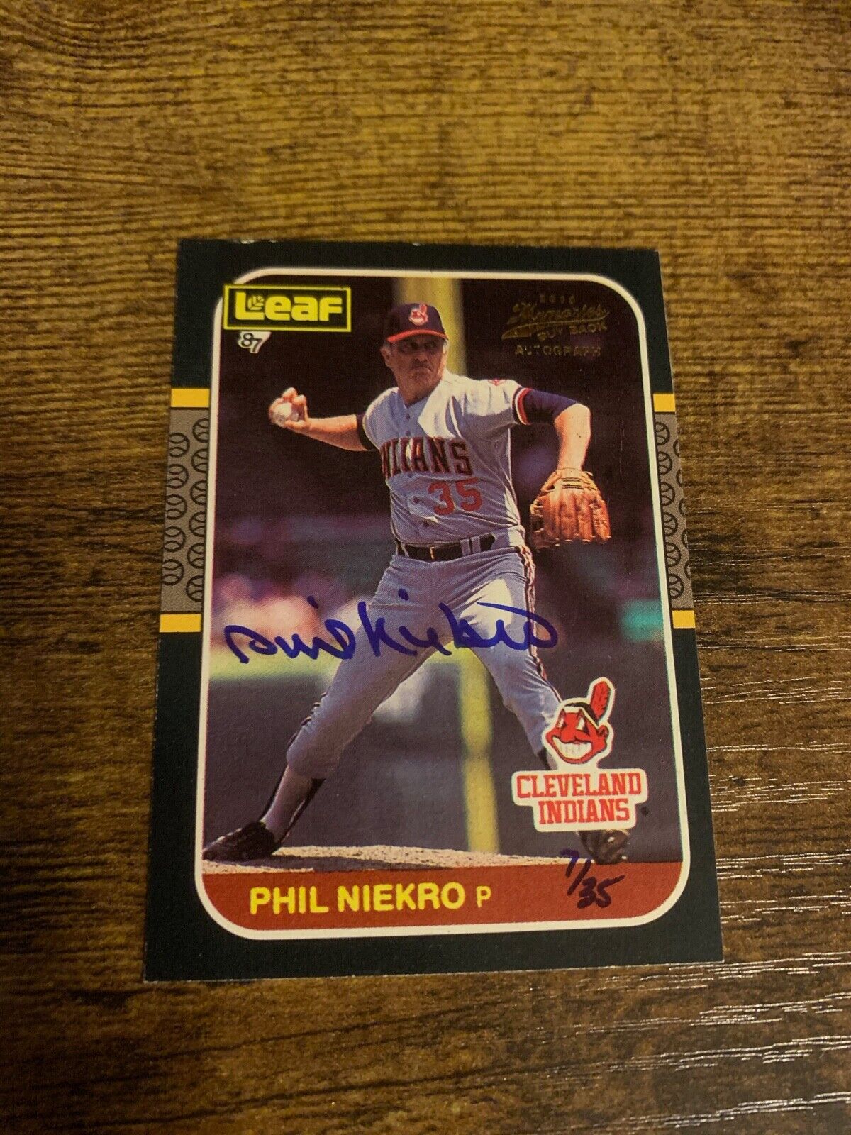 Phil Niekro 2014 Donruss Leaf Buy Back Auto Card 7/35 EX-NM Cleveland Indians