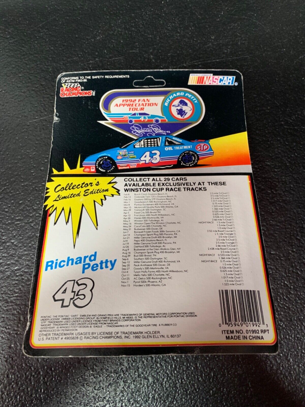 Richard Petty 43 1992 Fan Tour Die Cast CAR Charlotte Motor Speedway NEW