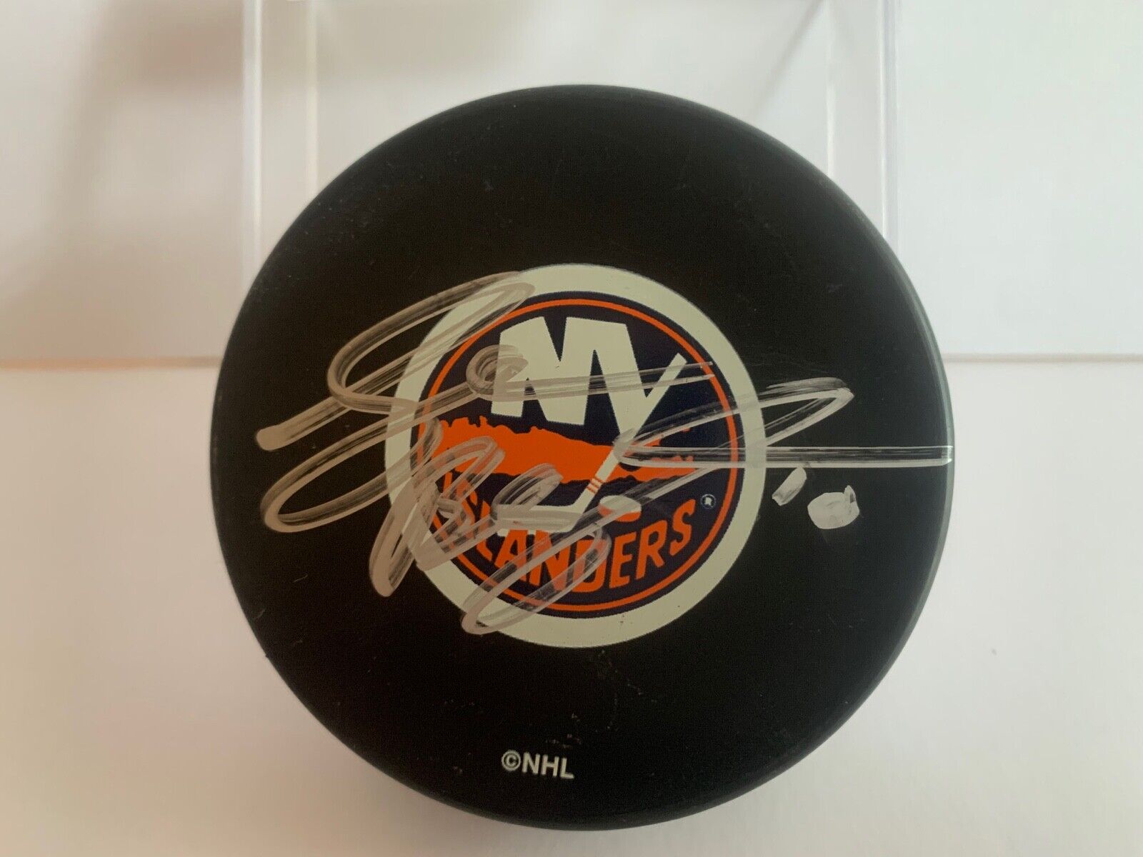 Sean Bergenheim Autographed Official NHL Hockey Puck New York Islanders Logo