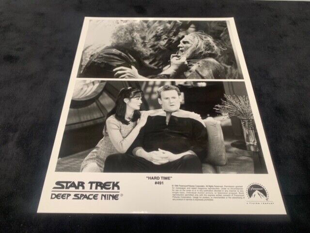 Star Trek Deep Space Nine 8x10 B&W Photo of Hard Time 491 Photo B