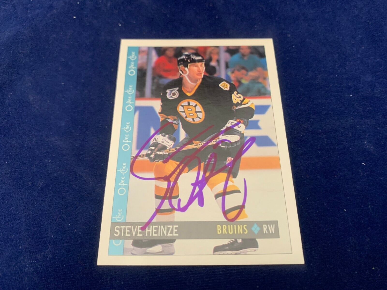 Steve Heinze Boston Bruins Hand Signed 1992 O-PEE-CHEE Hockey Card 92 NM