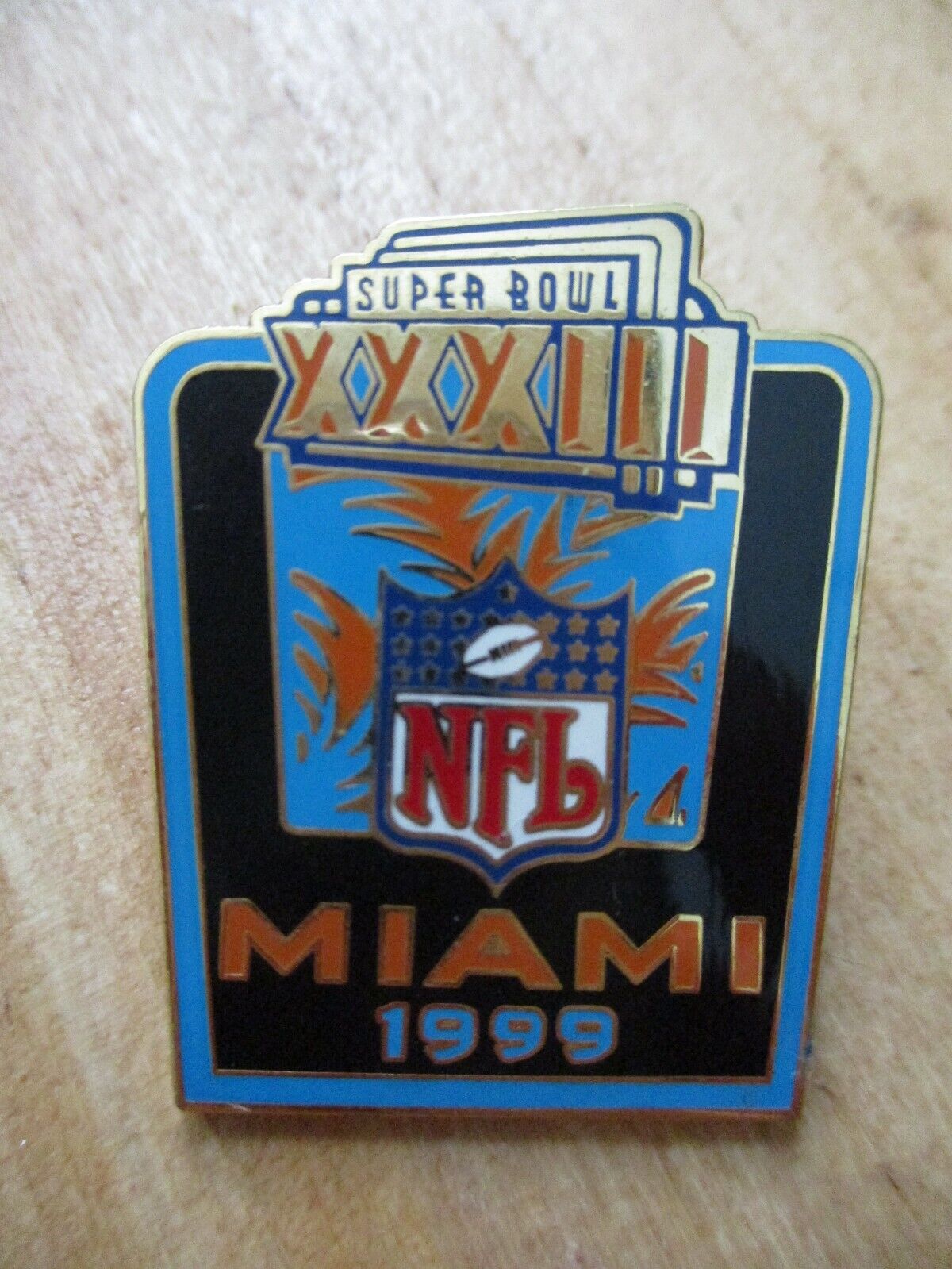 Superbowl 33 XXXIII NFL Logo Miami 1999 Pin Broncos vs Falcons