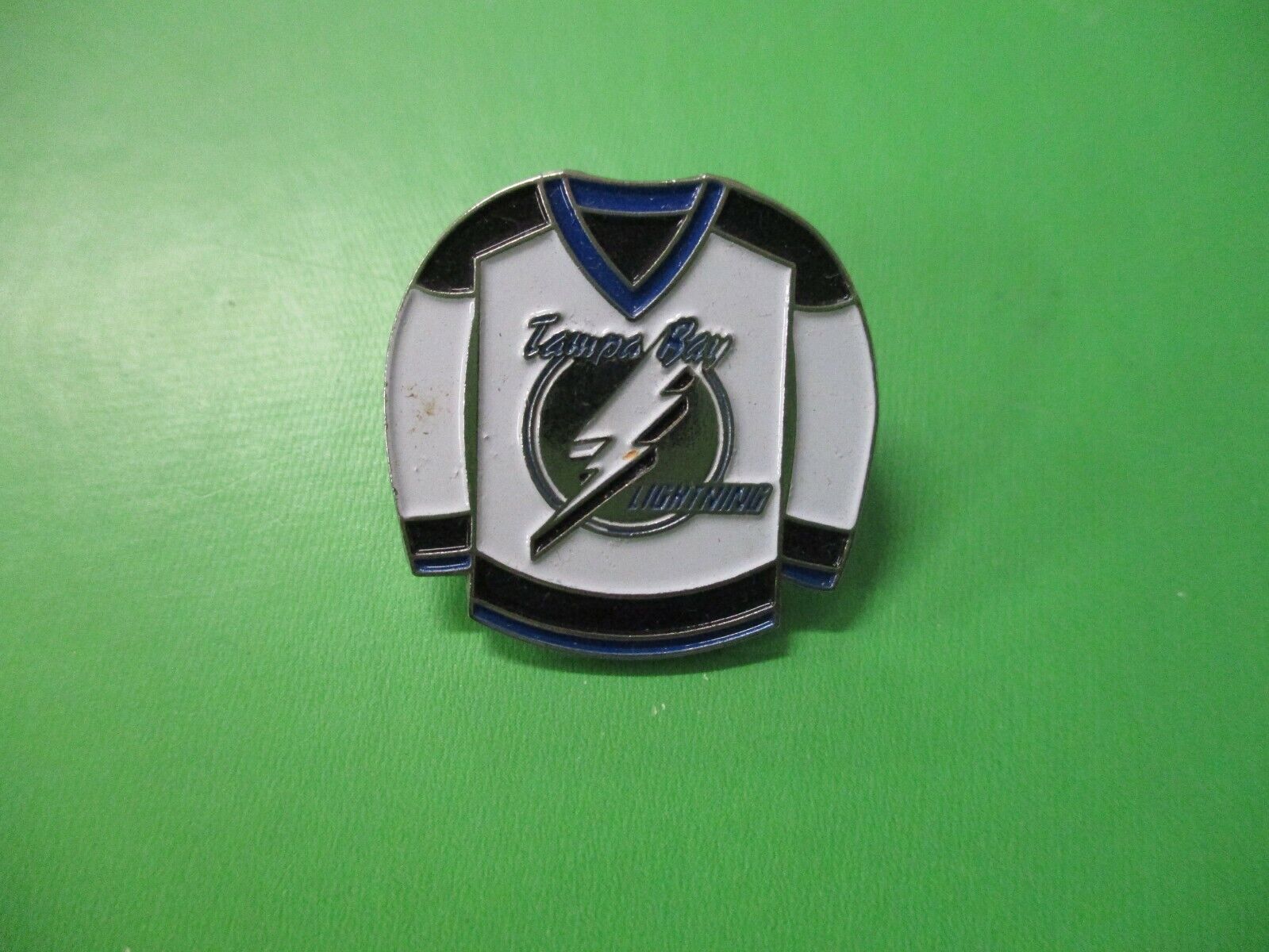 Tampa Bay Lightning Old Logo Jersey 1 Inch Pin