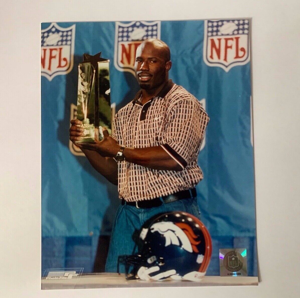 Terrell Davis Denver Broncos NFL Football Sports 8x10 Color Photo B NFL Hologram