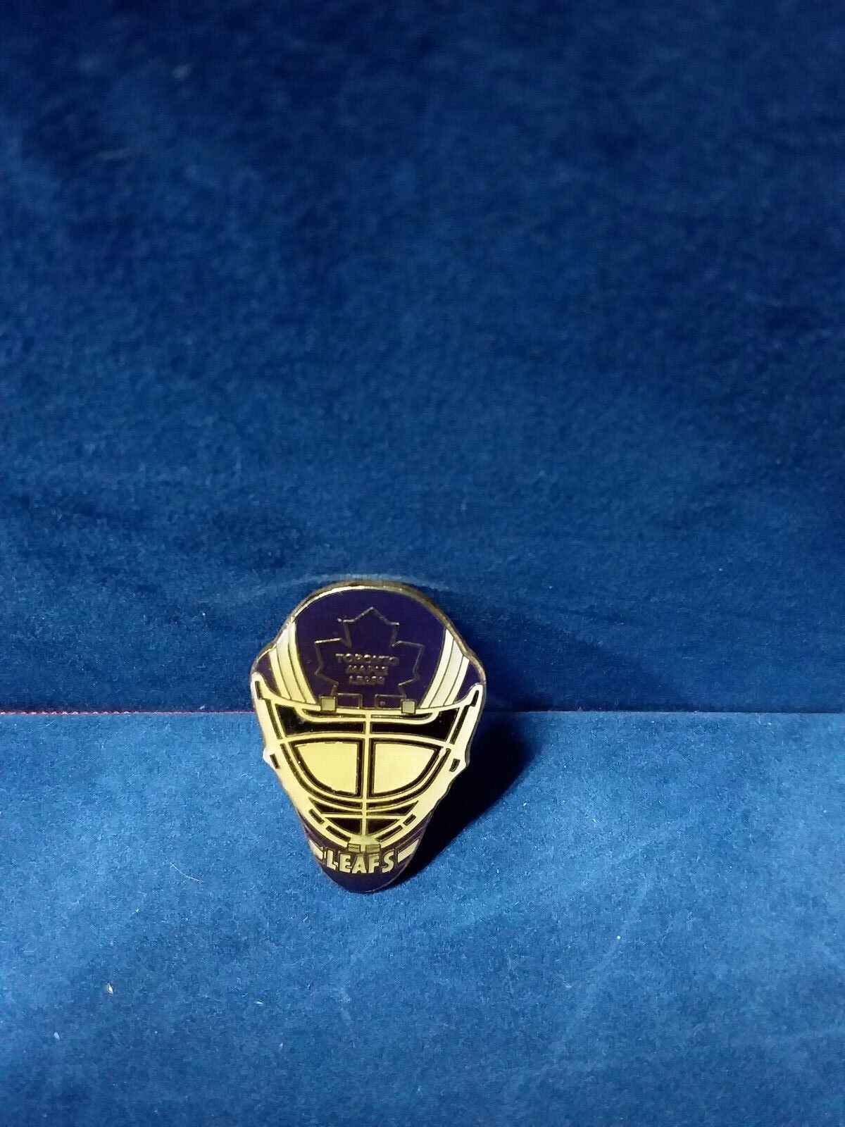 Toronto Maple Leafs Hockey Mask Lapel Pin